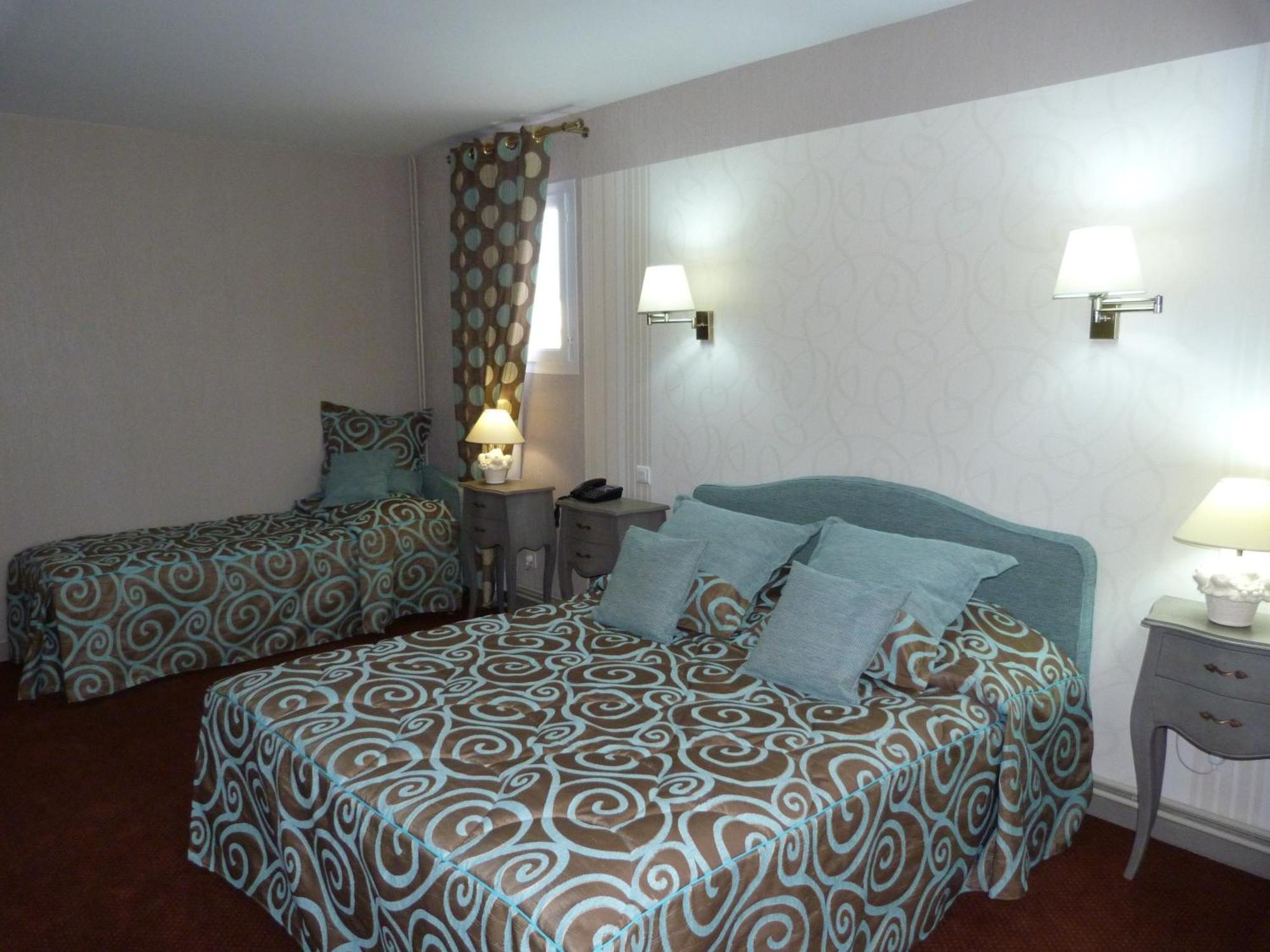 Hotel Le Gue Du Holme Saint-Quentin-sur-le-Homme ภายนอก รูปภาพ
