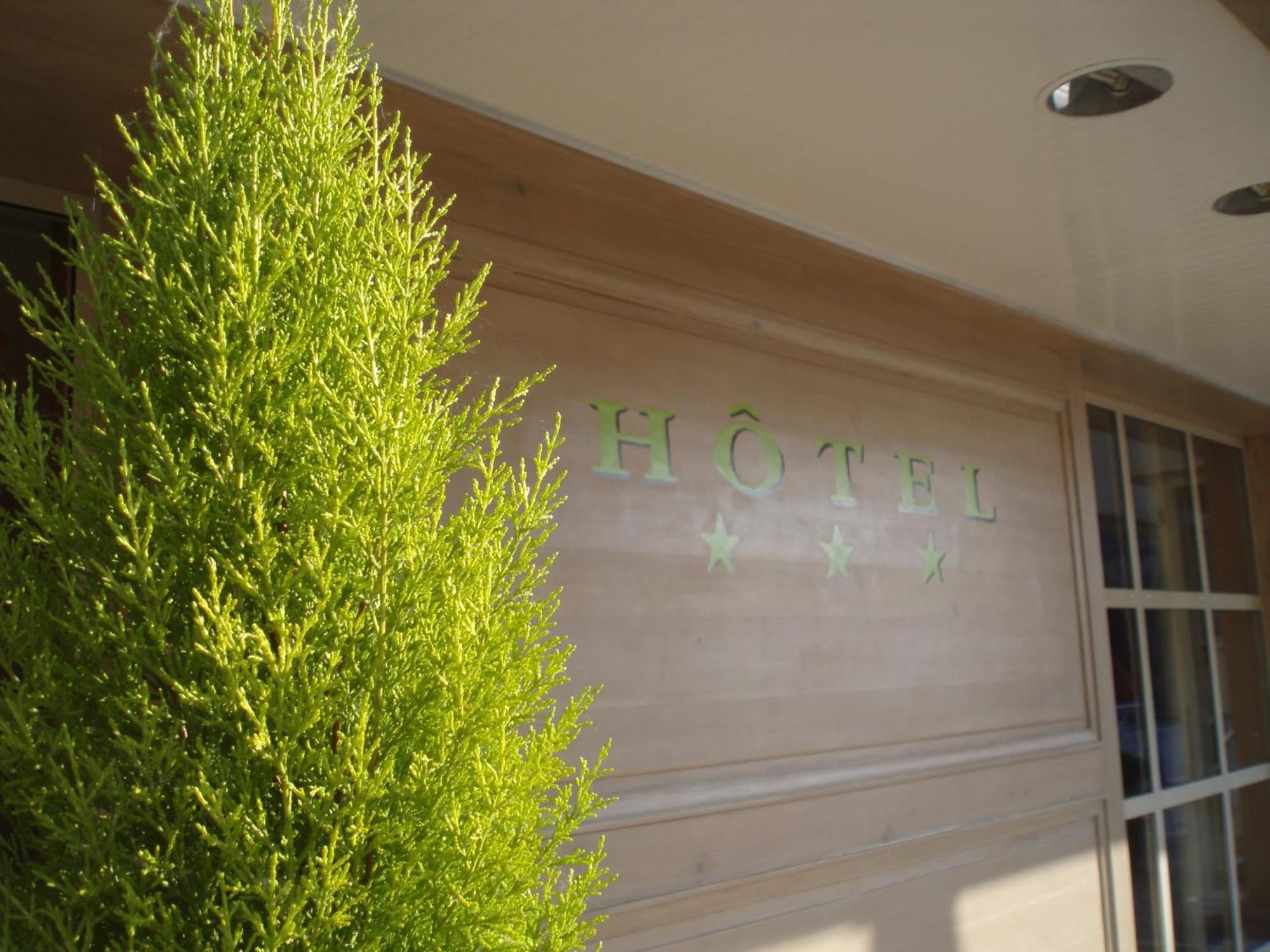 Hotel Le Gue Du Holme Saint-Quentin-sur-le-Homme ภายนอก รูปภาพ