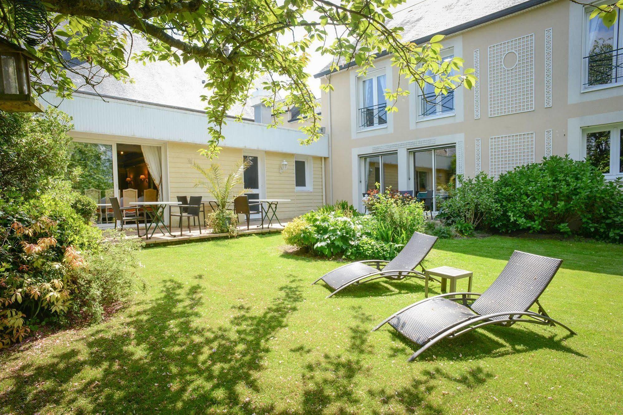 Hotel Le Gue Du Holme Saint-Quentin-sur-le-Homme ภายนอก รูปภาพ